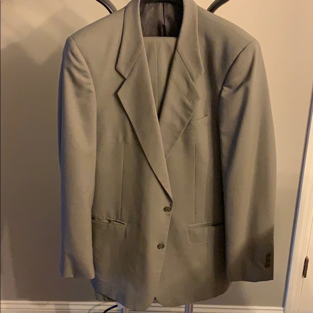 Paulo S Lari FULL suit. Includes jacket and pants.